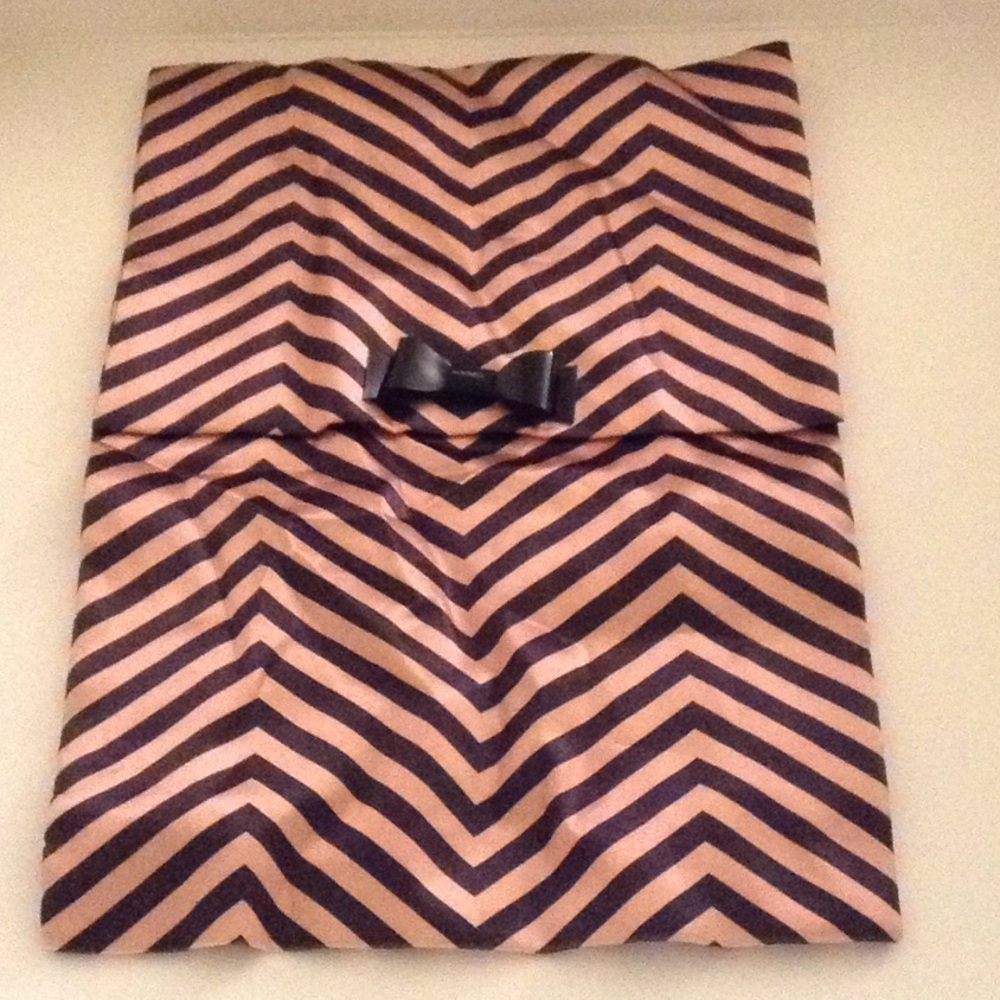 MAC silk like multi purpose bag Velcro closure
